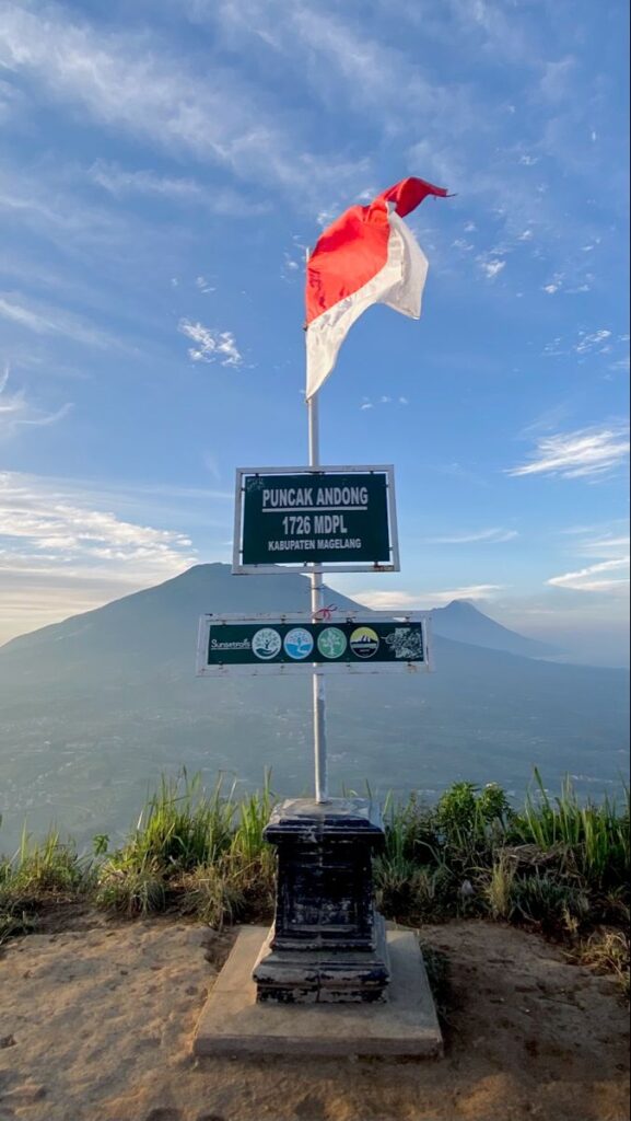 Hamparan tenda camping di Puncak Jiwa Gunung Andong