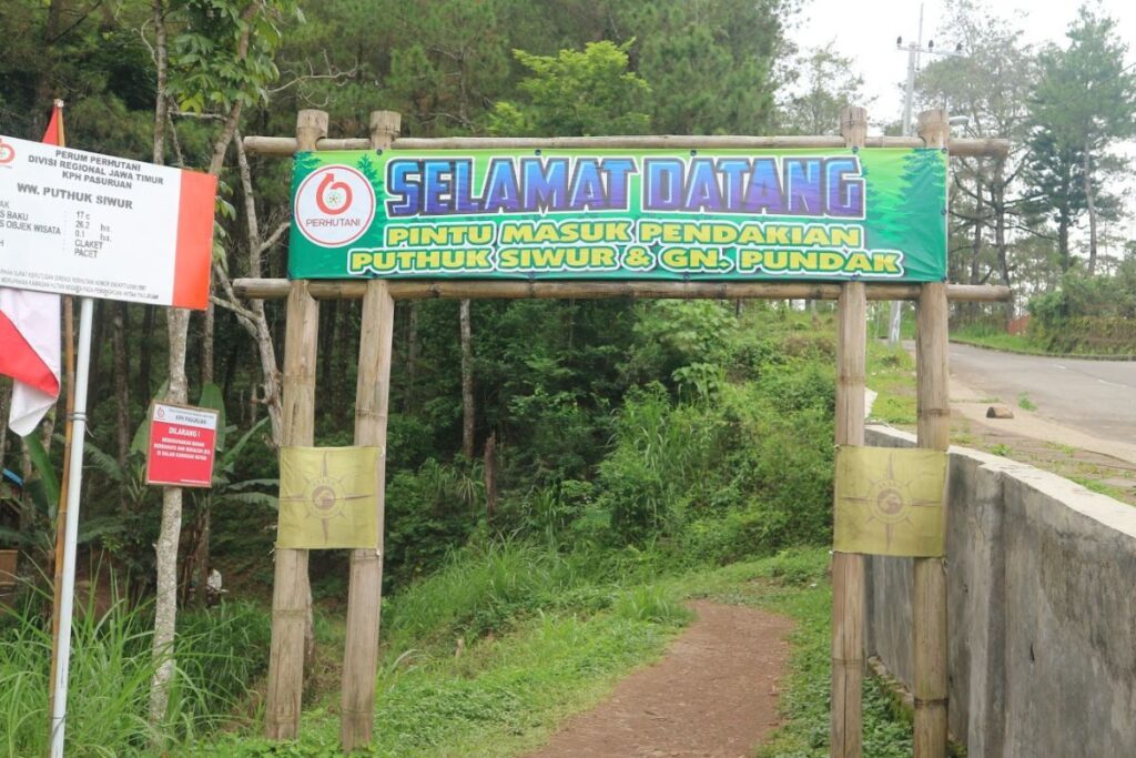 Gunung Pundak Mojokerto sebagai hidden gem wisata hiking dengan panorama pegunungan Anjasmoro dan Penanggungan